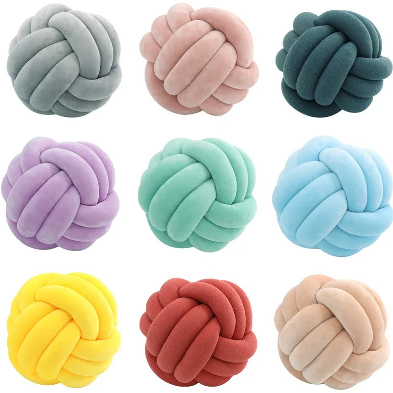 KNOT PILLOWS